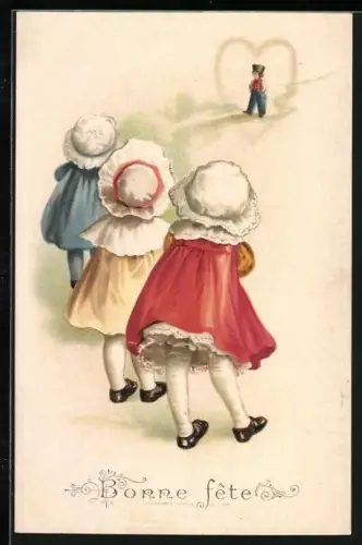 Künstler-AK Drei Mädchen schauen zu einem Jungen im Herz, Bonne Fête