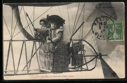 AK Jungen fliegen ein Luftschiff