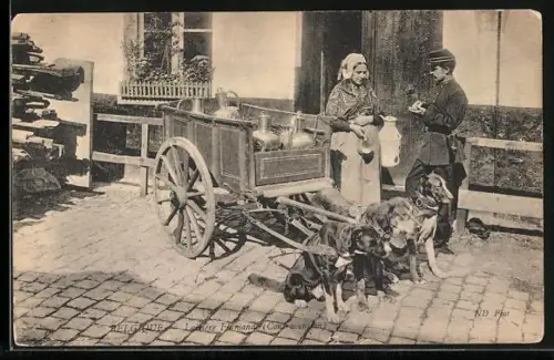AK Hundegespann zum Milchtransport, Milchverkäuferin und Polizist
