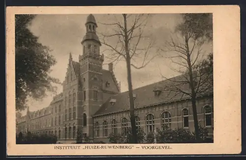 AK St. Michiels-Gestel, Instituut Huize-Ruwenberg, Voorgevel
