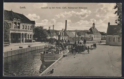 AK Leek, Gezicht op het Hotel, Café, Restaurant Akkerman