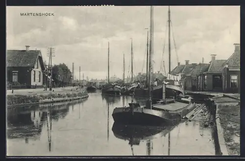 AK Martenshoek, Uferpartie mit Fährbooten