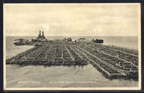 AK Zuiderzeewerken, Kornwerderzand, De Sluisput, Zinkstukken onderweg