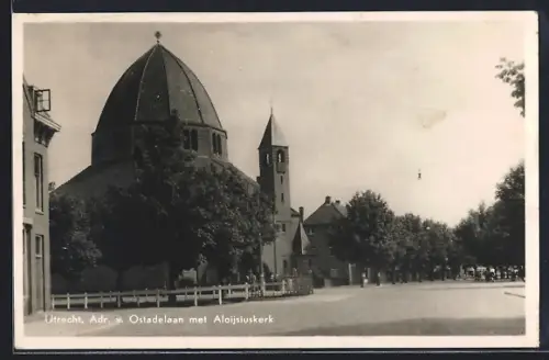 AK Utrecht, Adr. v. Ostadelaan met Aloijsiuskerk
