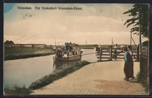 AK Volendam, Per Trekschuit Volendam-Edam