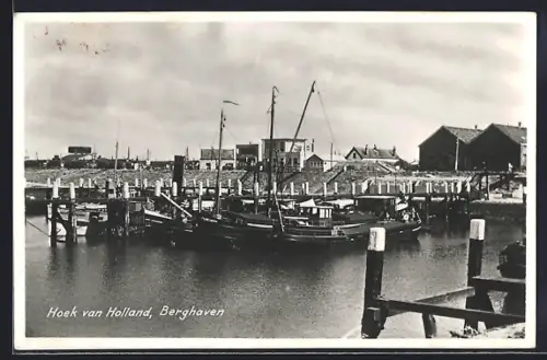 AK Hoek van Holland, Berghaven, Blick zum Hafen