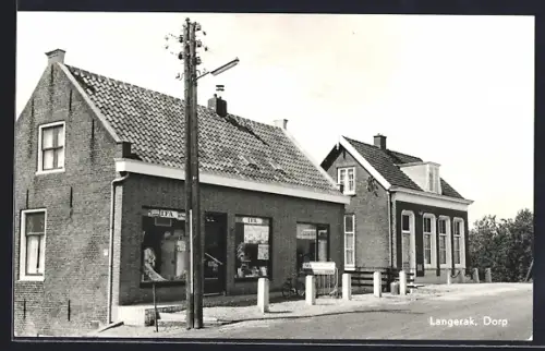 AK Langerak, Dorp