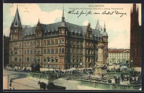 AK Wiesbaden, Marktplatz mit Brunnen, Rathaus, evangelische Hauptkirche