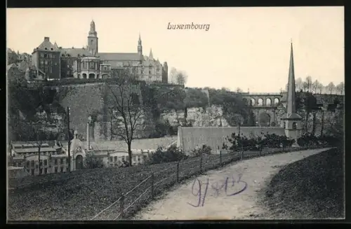 AK Luxembourg, Strassenpartie mit Schloss