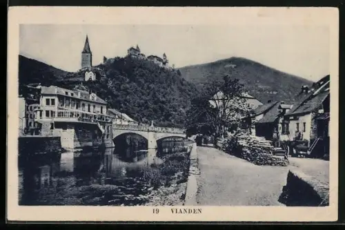 AK Vianden, Flusspartie mit Café