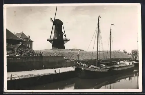 AK Gorinchem, Molen bij de Korenburg, Windmühle und Kahn