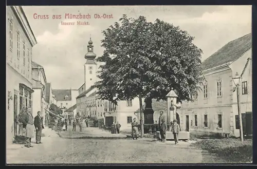 AK Münzbach /Ob.-Oest., Innerer Markt mit Brunnen