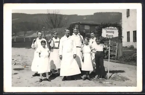 Foto-AK Aigen /O.-Oe., Gruppenbild der Fleischhauer Innung Aigen