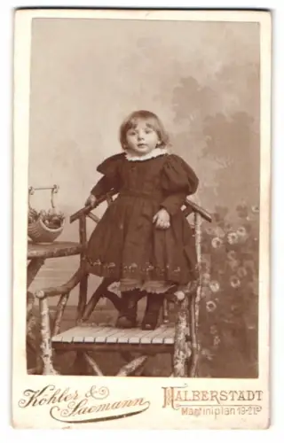 Fotografie Köhler & Saemann, Halberstadt, Mantiniplan 19-21, Elis. Elsner als kleines Mädchen