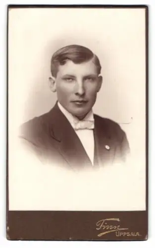 Fotografie E. Finn, Uppsala, Dagarbrunnsg. 48, Oscar Johansson im Porträt