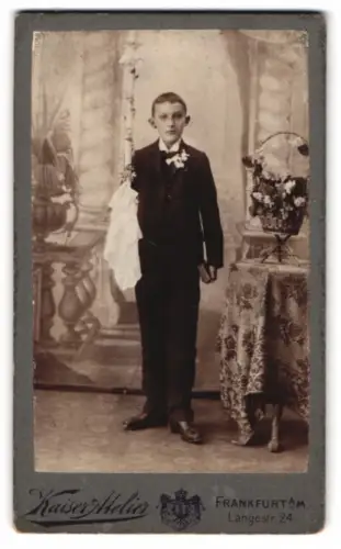 Fotografie Kaiser Atelier, Frankfurt am Main, Langestrasse 24, Franz Rauli zu seiner Kommunion