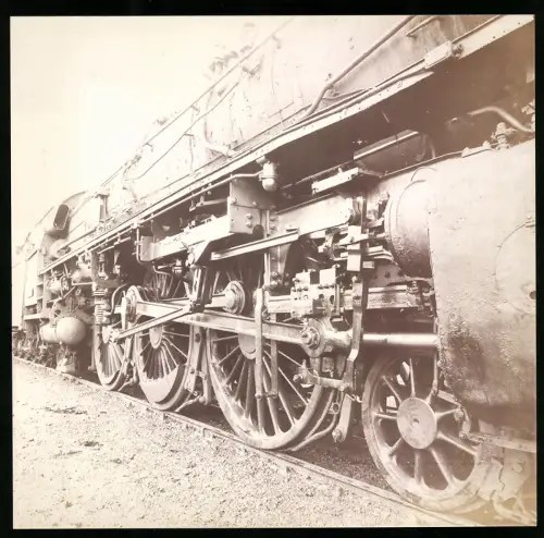 Fotografie Eisenbahn Deutsche Reichsbahn, Dampflok - Lokomotive, Detail des Antriebs, Räder & Schubstangen