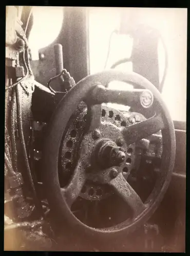 Fotografie Eisenbahn Deutsche Reichsbahn, Dampflok - Lokomotive, Detail Stellrad im Führerstand