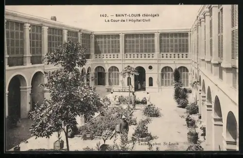 AK Saint-Louis, La Cour de l'Hopital Civil