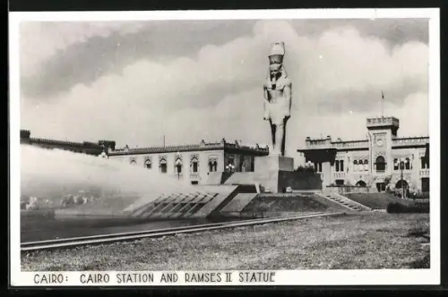 AK Cairo, Cairo Station and Ramses II. Statue, Bahnhof