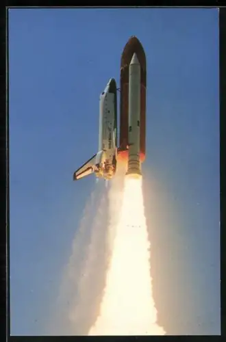 AK Space Shuttle wird mit Hilfe einer Trägerrakete in den Weltraum gebracht