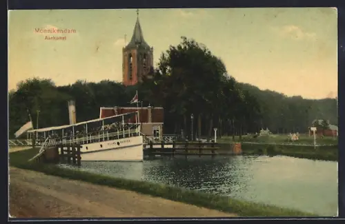 AK Monnikendam, Aankomst