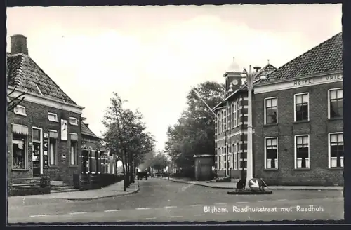 AK Blijham, Raadhuisstraat met Raadhuis