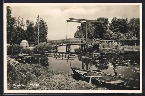 AK Westzaan, Middel