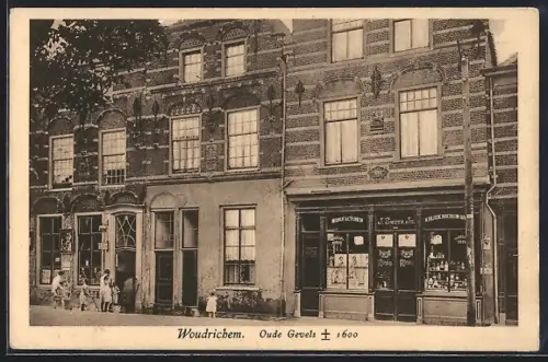 AK Woudrichem, Oude Gevels