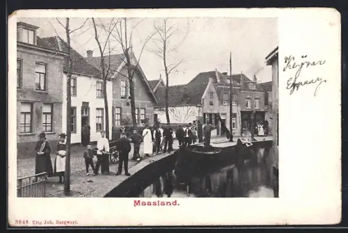 AK Maasland, Bewohner an einem Kanal im Ort