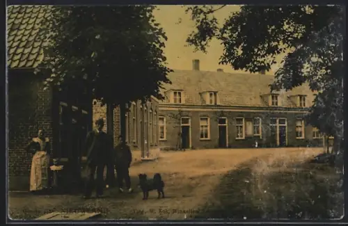 AK Nieuwland, Strassenpartie mit Anwohnern und Hund