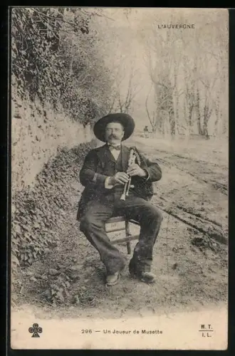 AK L`Auvergne: Un Joueur de Musette, Herr mit Dudelsack