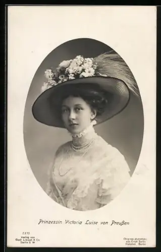 AK Portrait Prinzessin Victoria Luise von Preussen mit Hut