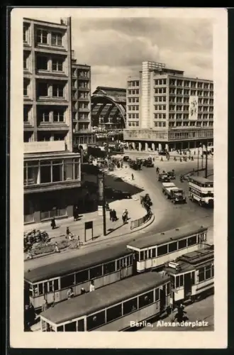 AK Berlin, Alexanderplatz, mit Strassenbahn und Autos aus der Vogelschau
