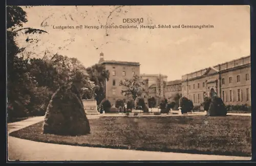 AK Dessau, Lustgarten mit Herzog Friedrich-Denkmal, Herzogl. Schloss und Genesungsheim
