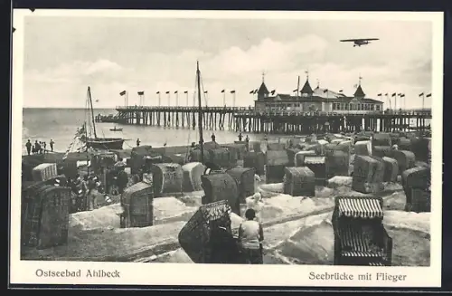 AK Ahlbeck / Ostseebad, Seebrücke mit Flugzeug