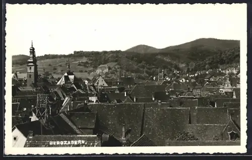 AK Bergzabern, Stadtansicht mit Kirche und umliegenden Hügeln