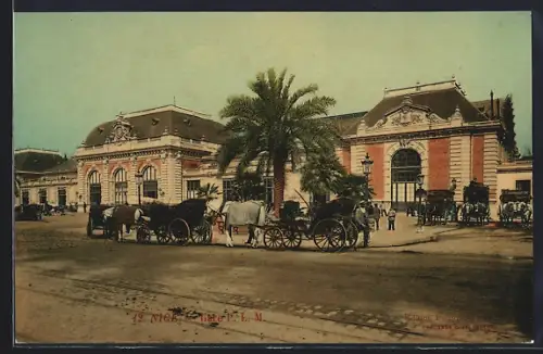 AK Nice, Gare P. L. M., Pferdekutschen vor dem Bahnhofsgebäude
