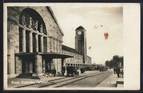 AK Basel, Badischer Bahnhof mit Auto