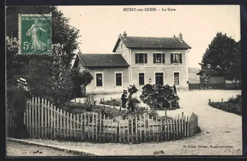 AK Mussy-sur-Seine, La Gare