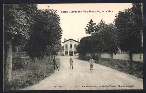 AK Saint-Parres-les-Vaudes /Aube, La Gare