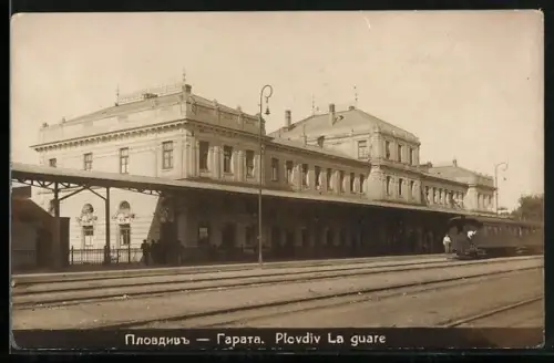 AK Plovdiv, la guare, Bahnhof von der Gleisseite