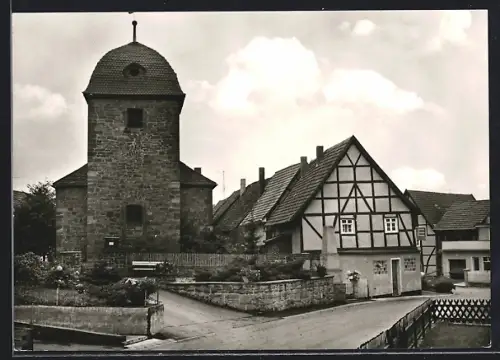 AK Stammen /Hofgeismar, Dorfansicht, Fachwerkhäuser, Kirchturm
