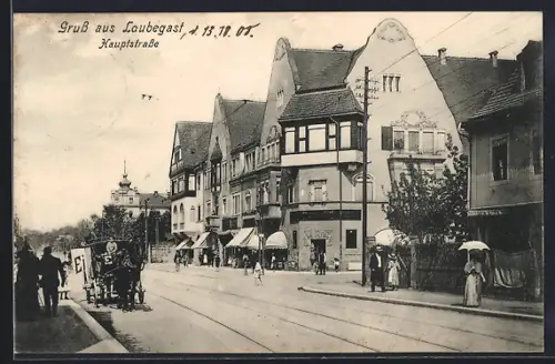 AK Dresden-Laubegast, Hauptstrasse mit Geschäften und Passanten