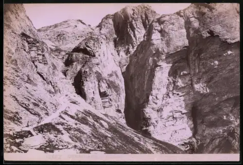 Fotografie unbekannter Fotograf, Ansicht Gemmipass, Pass verlauf im Bergmassiv