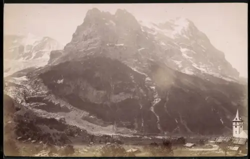 Fotografie unbekannter Fotograf, Ansicht Grindelwald, Blick nach dem Bergmassiv