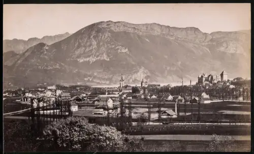 Fotografie unbekannter Fotograf, Ansicht Interlaken, Blick nach der Stadt