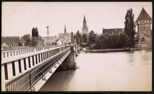 Fotografie unbekannter Fotograf, Ansicht Konstanz, Blick entlag der Brücke in die Stadt