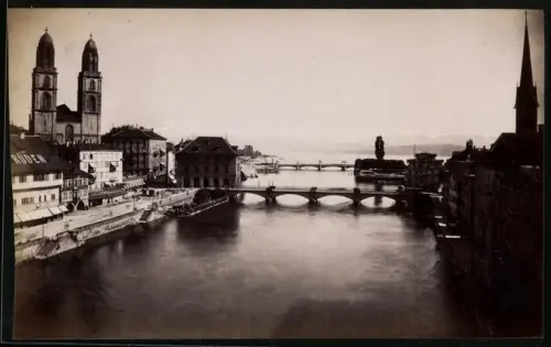 Fotografie unbekannter Fotograf, Ansicht Zürich, Teilansicht mit Brücken
