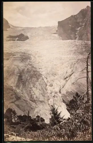 Fotografie unbekannter Fotograf, Ansicht Rosenlaui, Ausläufes des Roselauigletscher